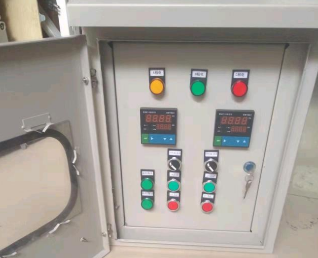 16585399203390.png 電伴熱控制箱.png